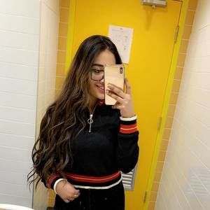 Meet your Posher, Vanessa